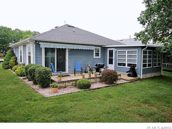 3rd image of 38 Dogwood Dr