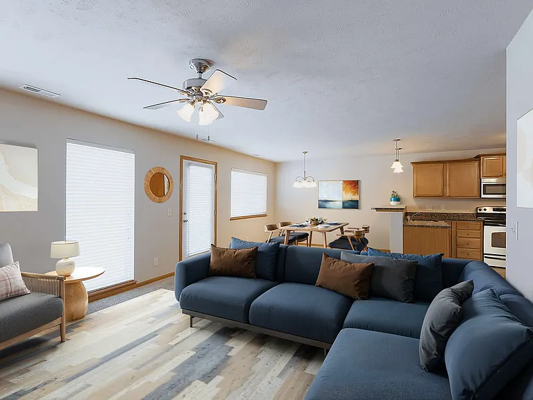 8815 Venice Ln — Photo 4