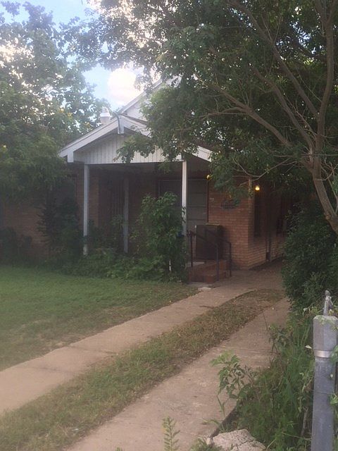 1st image of 406 E Kuhn St