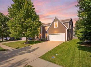 16289 S Lennox St, Olathe, KS 66062