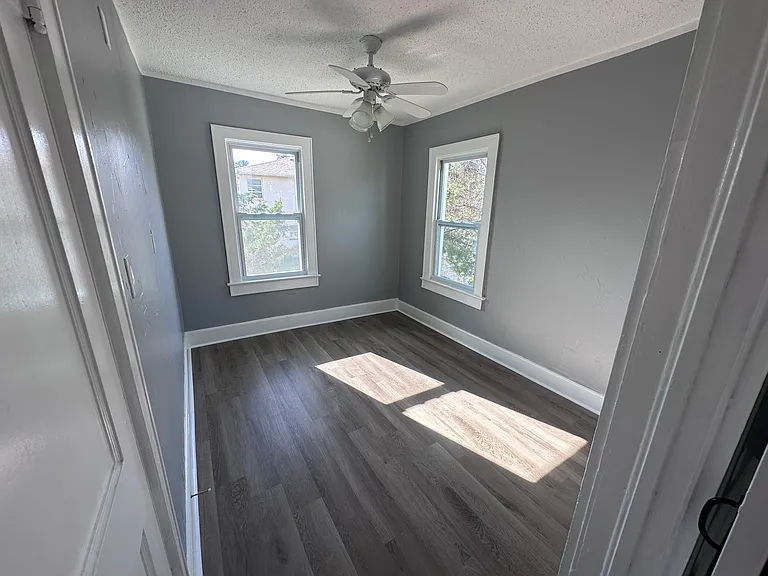 829 N Oleander Ave — Photo 18