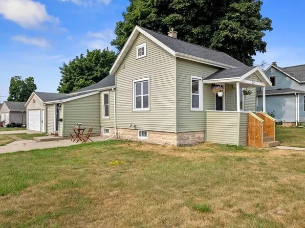 217 Oak St, Kaukauna, WI 54130