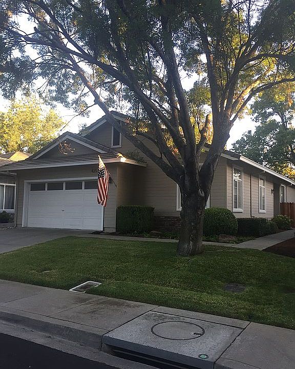2nd image of 425 Morales Ct