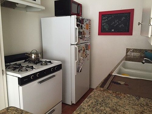 2nd image of 932 Wilcox Ave APT 2