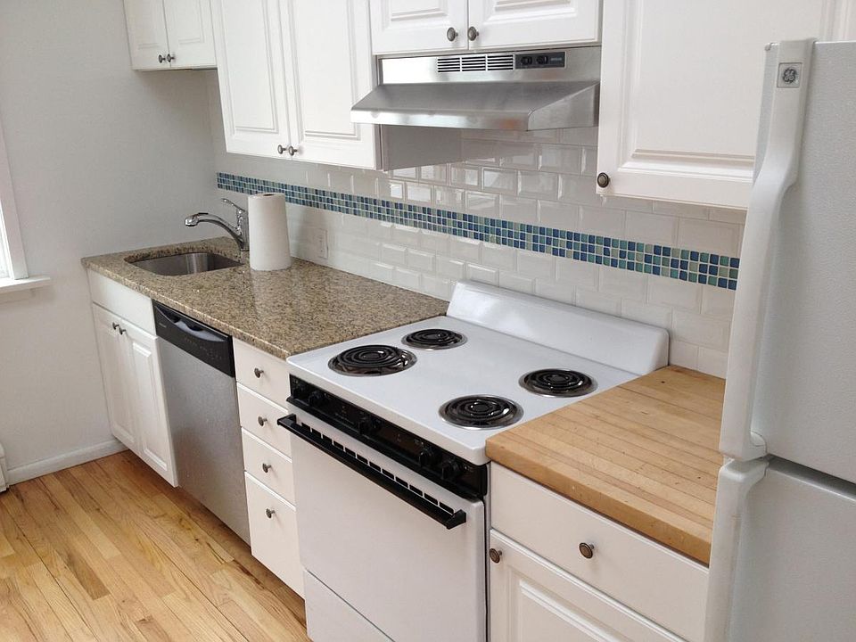 1st image of 22 Pine Ln