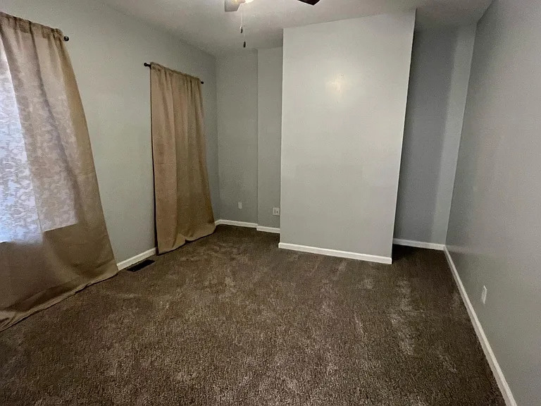 4319 Lindell Blvd #E — Photo 22