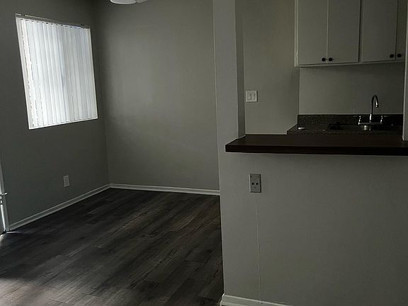 4th image of 5832 Waring Ave #117
