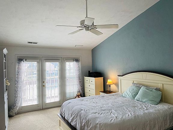 5th image of 507 S Lake Cir