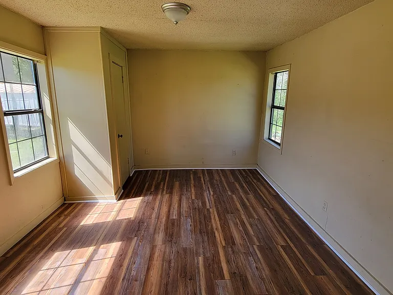 120 N Front St — Photo 3