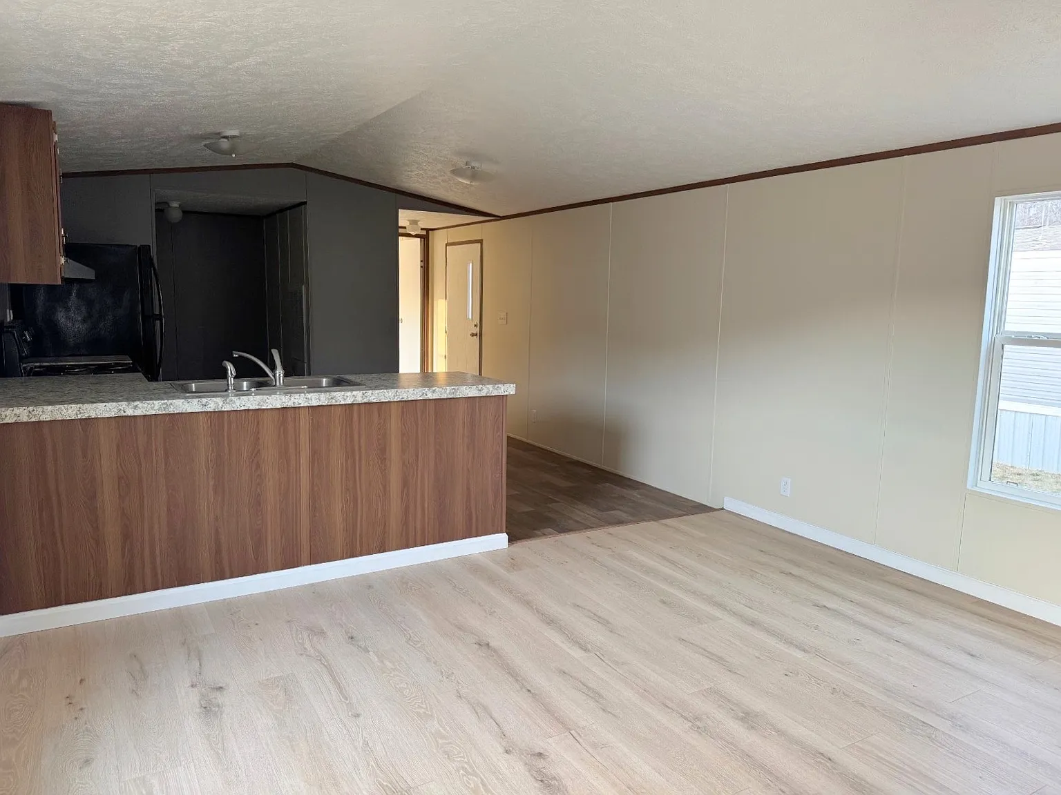 2 bed, 2.0 bath, 840 sqft, $900 — Photo 3