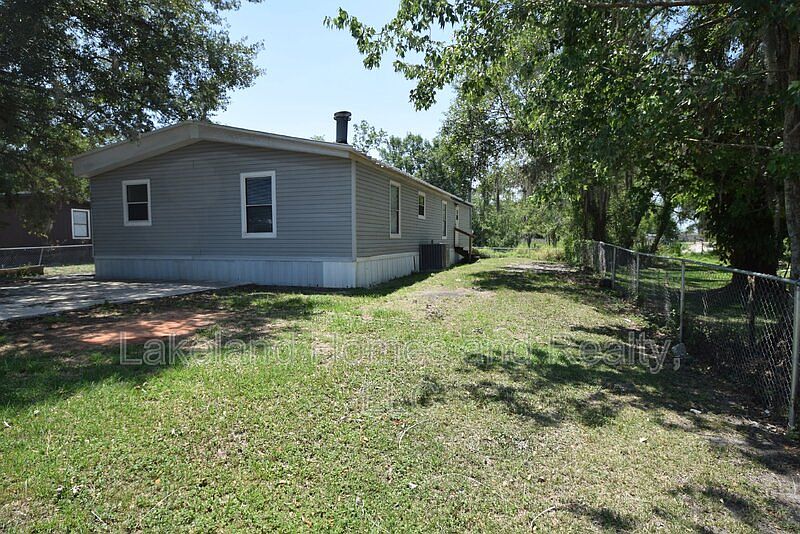 1st image of 2426 Kyle St
