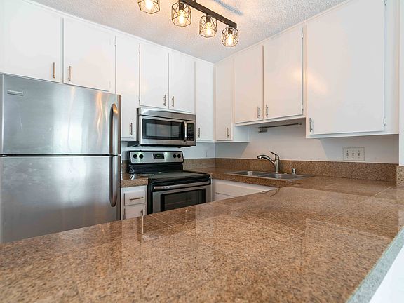 2nd image of 4600 Lamont St #211