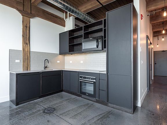 3rd image of 2064 N Southport Ave #308