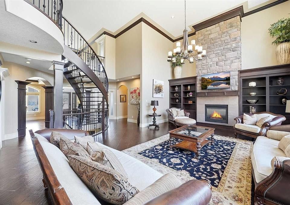 1st image of 109 E Aspen Ridge Pl SW