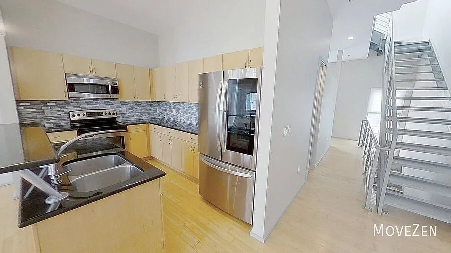295 McDonald Ave Charlotte NC 28203 Rooftop deck, open living space, and tons of natural light! — Photo 3