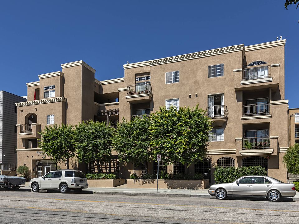Apartments in Sherman Oaks, CA Exterior Accross the Street View of Community Buildings and Entrance.jpg