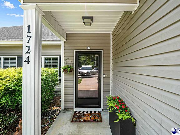2nd image of 1724 Oakdale Terrace Blvd #B-2