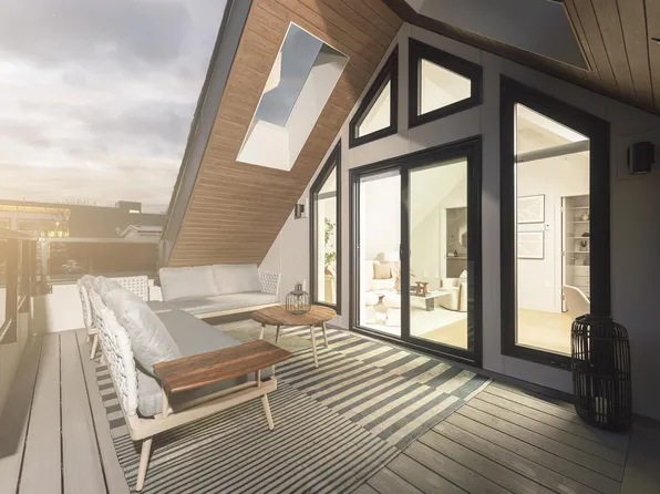 2637 W 12th Ave #2, Vancouver, BC V6K 2N2