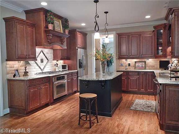 5th image of 7740 Chesterbrooke Dr