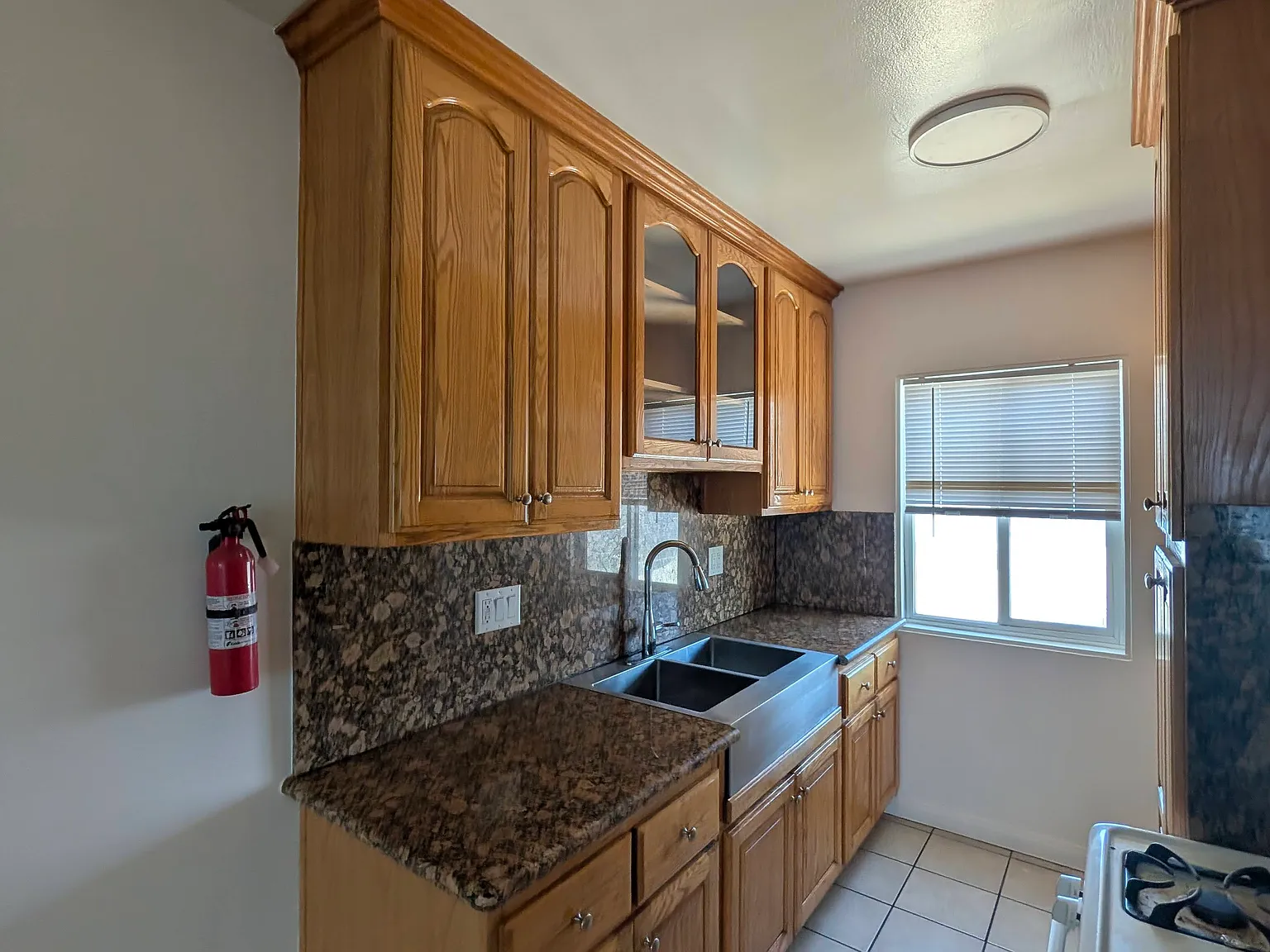 3 bed, $2,500 — Photo 4