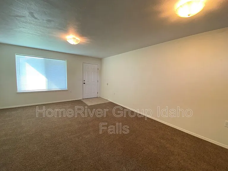 3184 Chasewood Dr — Photo 4
