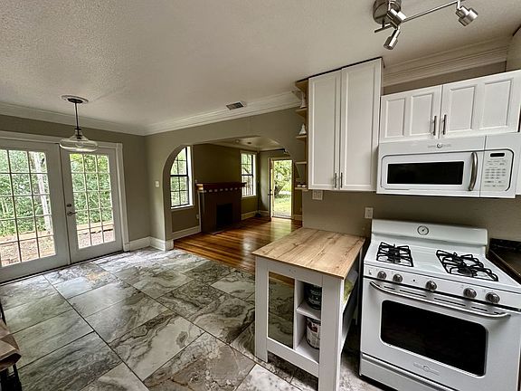 4th image of 8619 Groveland Dr