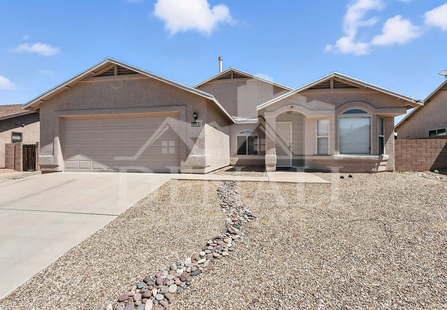 4 bed, 2.0 bath, 1928 sqft, $1,995 — Photo 1