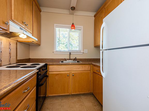 3rd image of 1807 Bradford Way APT D