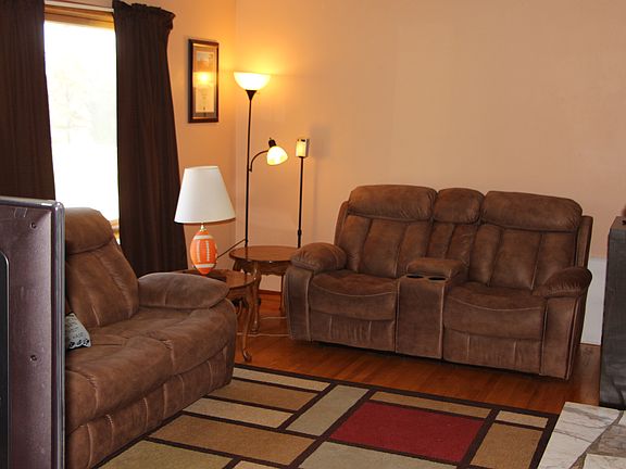 5th image of 204 Darlington Dr