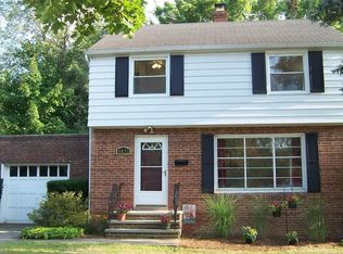 4832 Edsal Dr, Lyndhurst, OH 44124