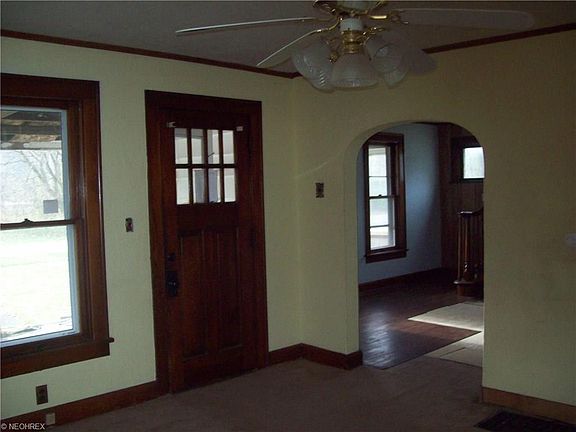 4th image of 1048 Cleveland St