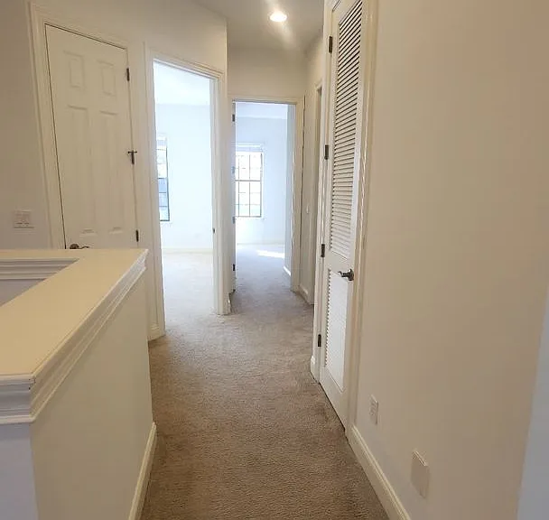 654 South Loop Pkwy — Photo 20