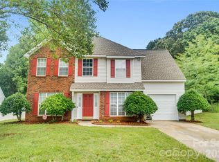 12009 Silvercrest Dr, Charlotte, NC 28215