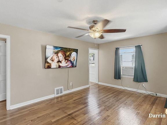 3rd image of 1426 Montague Ave