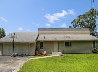 547 Reservoir Rd, Pascoag, RI 02859