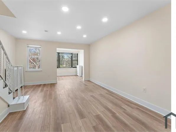 5808 N 20th St, Philadelphia, PA 19138