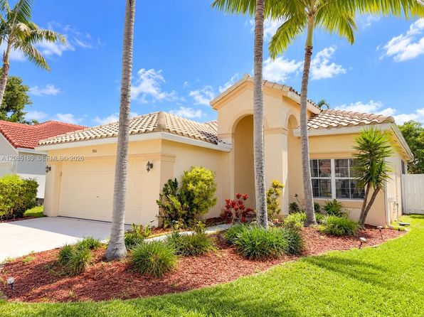 908 Tanglewood Cir