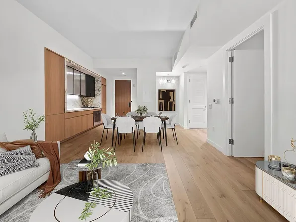 135 E 47th St #4F, New York, NY 10017