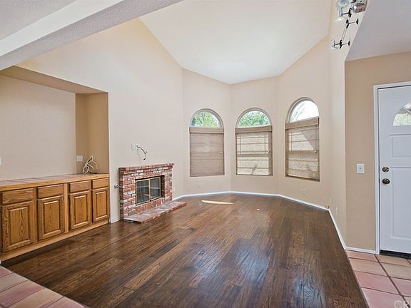 4th image of 15255 Oleander Ct