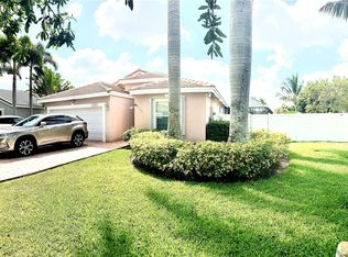 1061 SW 176th Ave, Pembroke Pines, FL 33029