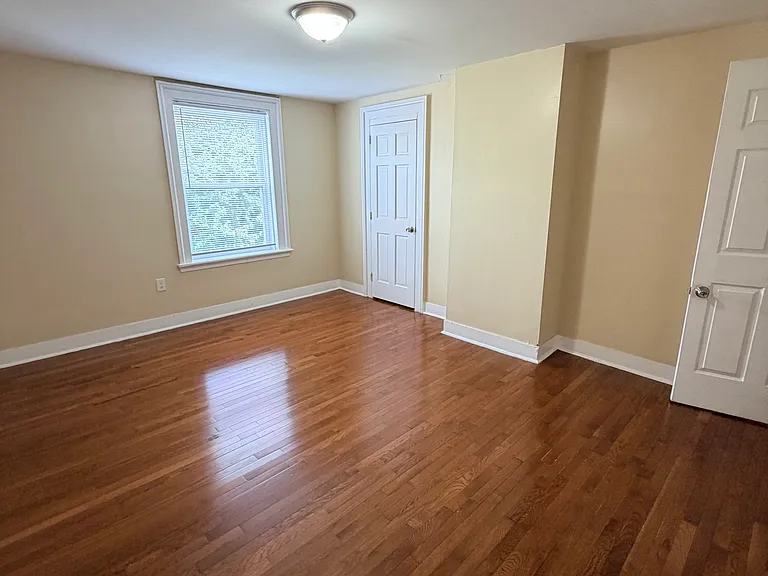 133 Hobart St #2 — Photo 8