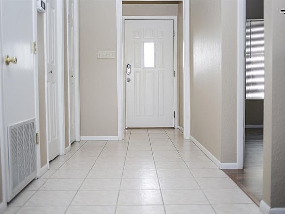 3rd image of 604 Southern Sky St