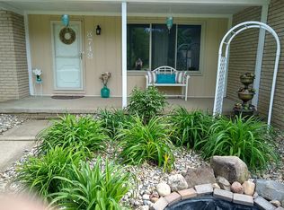 8748 Rio Vista St, Brighton, MI 48116