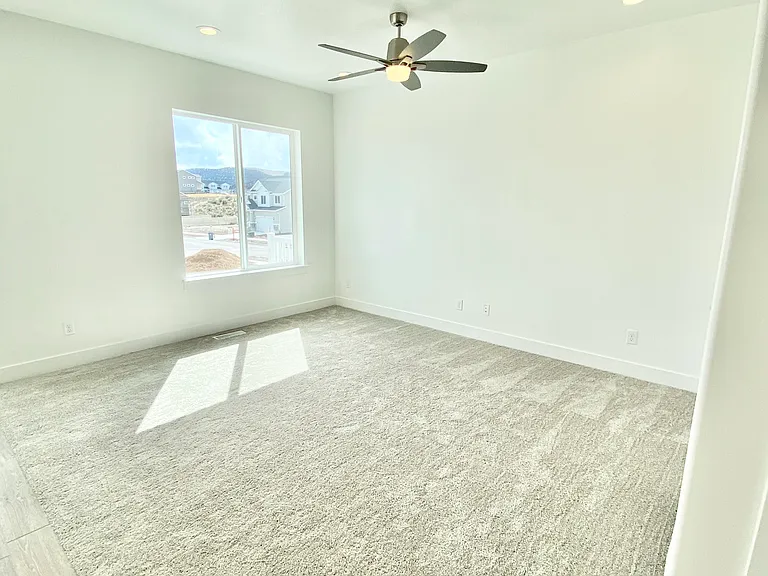 1781 W Newcastle Ln — Photo 21