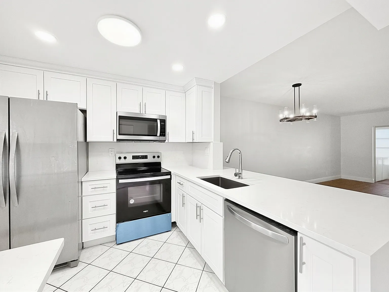 2 bed, 2.0 bath, 1050 sqft, $2,500 — Photo 2