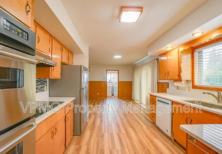 7301 Indiana St — Photo 10