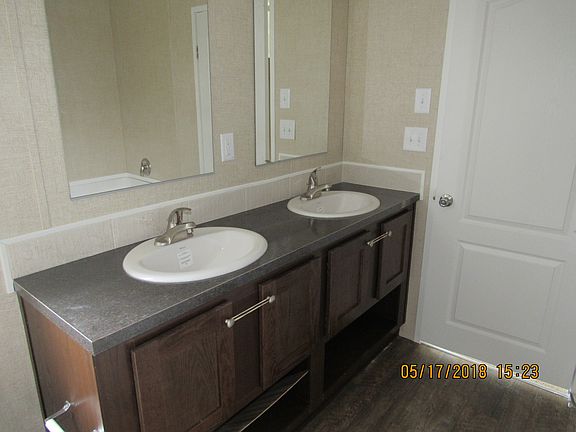 3rd image of 617 S Huckleberry Ave