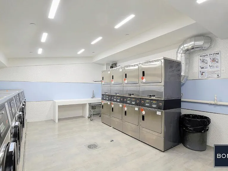 230 E 30th St #4D — Photo 6