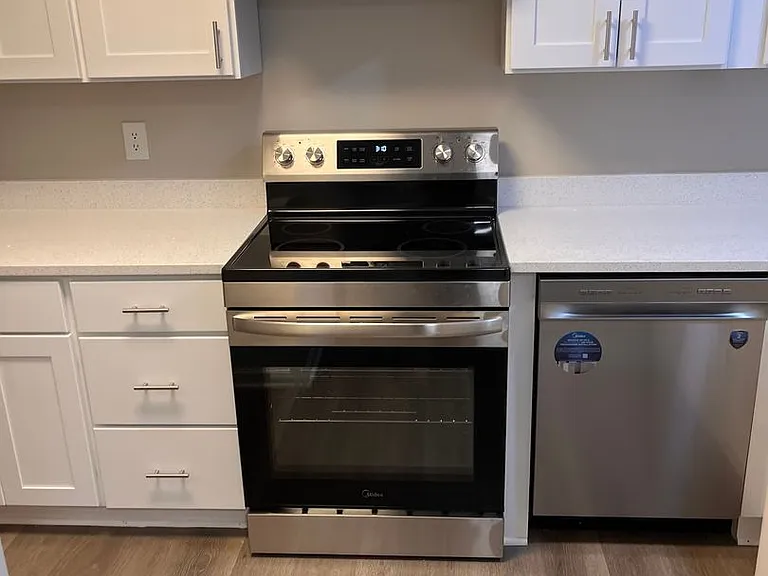 506 N Greensboro St #23 — Photo 4