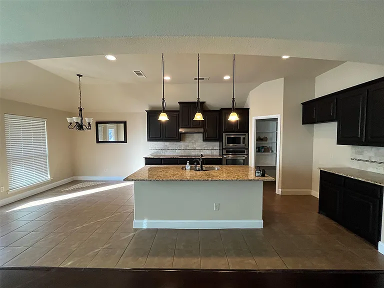 3826 Hyde Park Dr — Photo 11